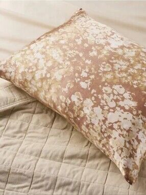 Standard Silk Pillowcase Watercolor Pattern Design - Casaluna NWT Never Opened